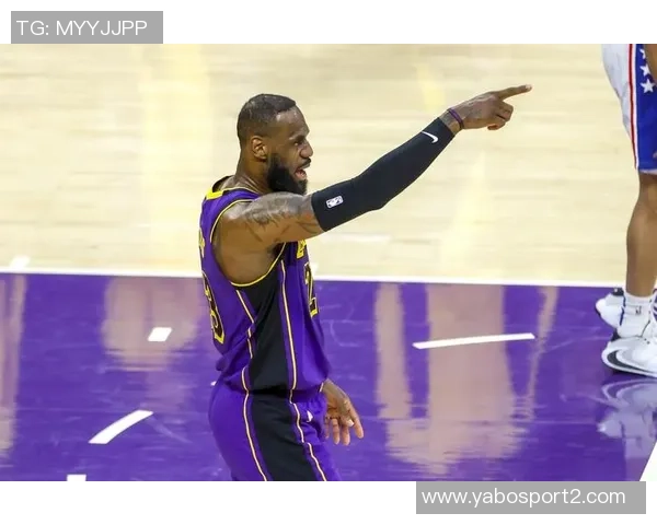 詹姆斯东契奇双双无伤病状态明日洛杉矶德比强强对决即将上演 詹姆斯东契奇双双无伤病状态明日洛杉矶德比强强对决即将上演