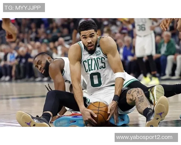 凯尔登半场表现出色6投4中贡献11分5篮板1助攻正负值高达16 凯尔登半场表现出色6投4中贡献11分5篮板1助攻正负值高达16