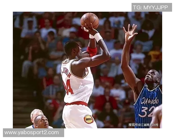 奥拉朱旺称赞文班独特投篮技巧难以防守旋转多样性令人惊叹 奥拉朱旺称赞文班独特投篮技巧难以防守旋转多样性令人惊叹