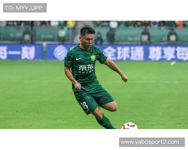 方昊回防积极却意外铲翻队友张源致敬马季奇经典瞬间引发笑声